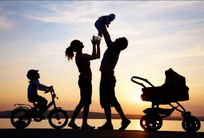 Ежемесячную выплату на второго ребенка продлили до трех лет