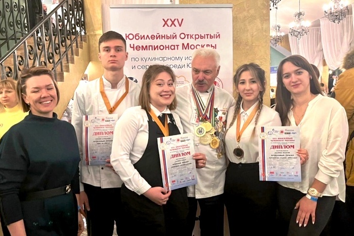 Астраханские студенты выиграли бронзу на международных кулинарных соревнованиях в Москве