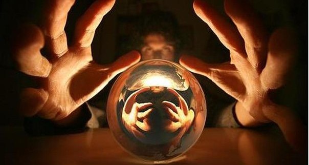 Из-за желания замужества астраханка решилась на кладбищенский ритуал с золотыми кольцами