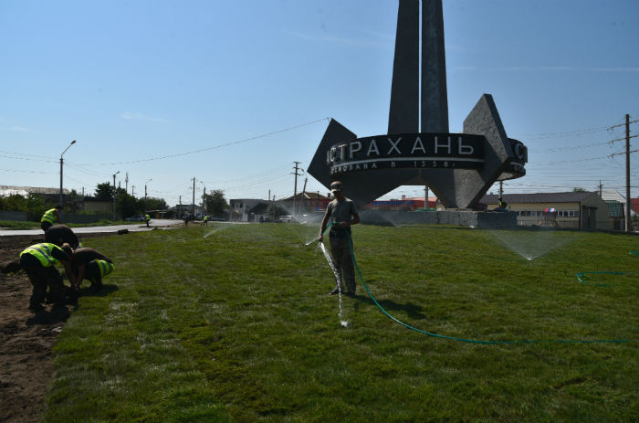 Олег Полумордвинов лично контролирует ход работ по благоустройству