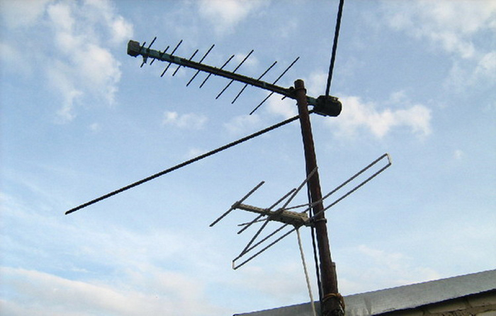 Астраханцы в ходе капремонта многоэтажки могут «потерять» свои телеантенны