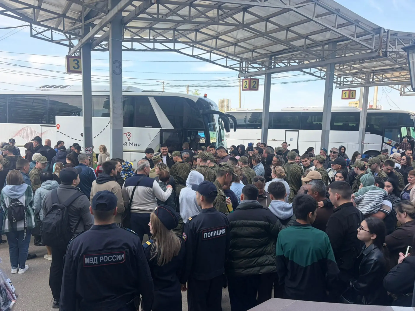 «Тихая» работа: как астраханская транспортная полиция бережет спокойствие пассажиров 