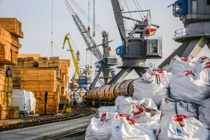 Астраханский морской порт за 9 месяцев текущего года увеличил грузооборот более чем на 70%