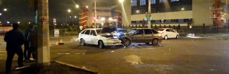 В Астрахани произошло тройное ДТП с участием кареты скорой помощи