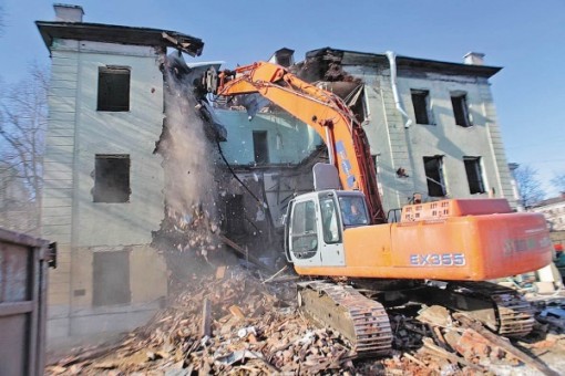  В Астрахани готовят к расселению и сносу 16 многоквартирных домов