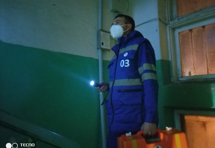 Астраханских врачей вооружили электрошокерами