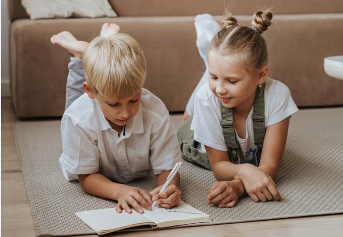 Получить по 10 тысяч на детей-школьников астраханцы смогут уже в августе