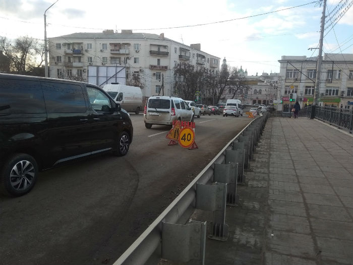 Коммунальная авария вызвала большую пробку в центре Астрахани