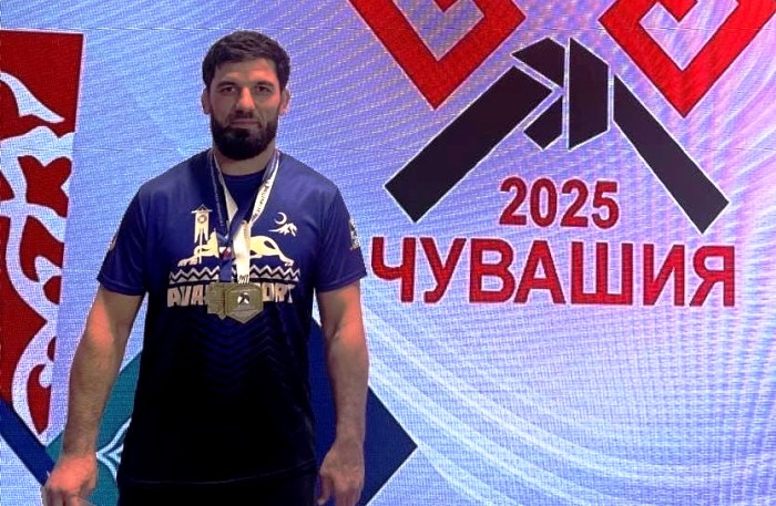 Астраханец во второй раз выиграл Кубок мира по борьбе на поясах 
