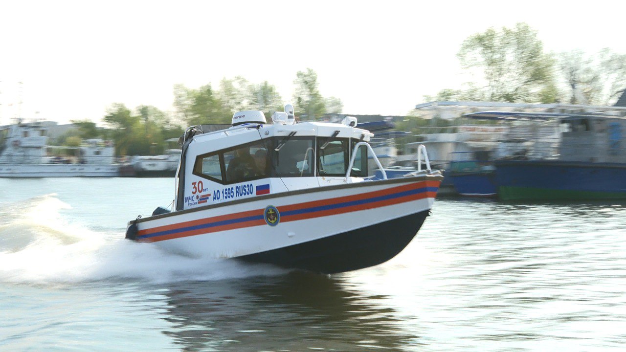 Астраханская рыбоохрана гоняется за рыбаками