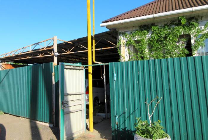 Из-за сильного желания выпить астраханка вместе с дочерью обокрали соседа