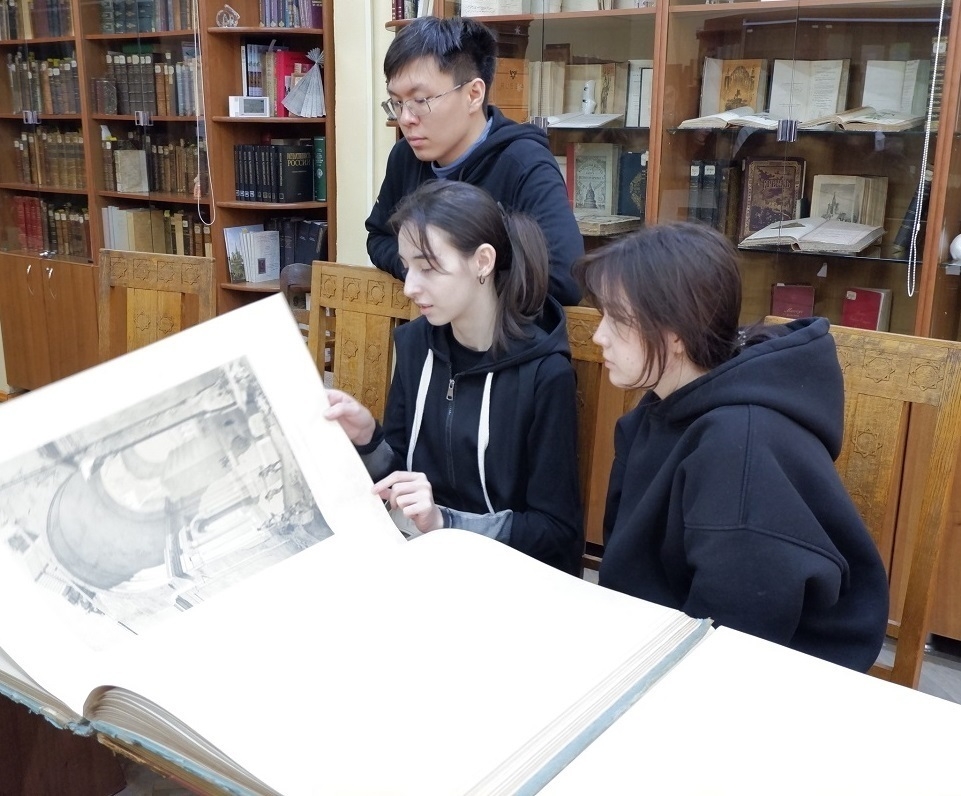 Астраханская библиотека покажет редкие и уникальные издания из архива