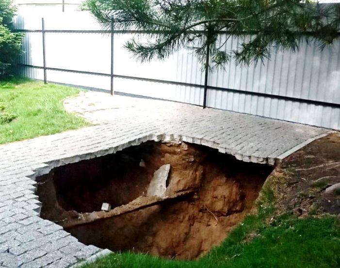 Петровская набережная в Астрахани под угрозой провала?