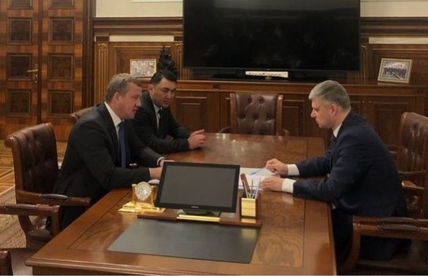 Врио губернатора Астраханской области пообщался в Москве с генеральным директором РЖД