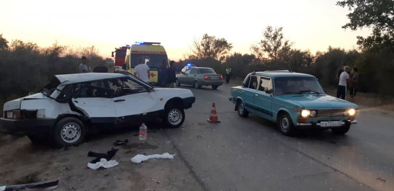 Под Астраханью в жутком тройном ДТП пострадала мать и трое ее детей