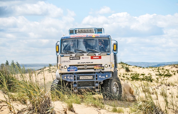 По Астрахани на лето запретят проезд грузовиков