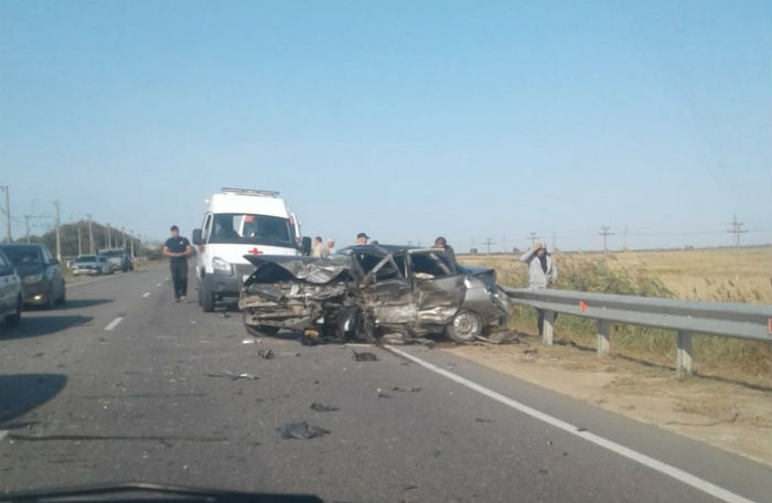Соцсети: в аварии под Астраханью погибла девушка-водитель