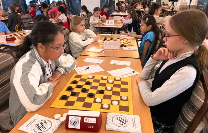 Юная астраханка выиграла золото первенства России по русским шашкам и получила право сыграть в «Европе»