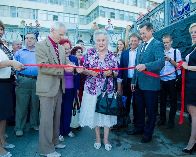 Первыми пассажирами астраханского речного трамвайчика стали ветераны войны и труда