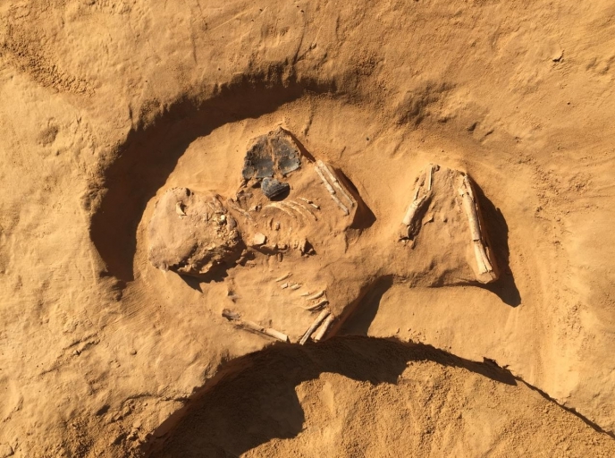 Астраханские археологи нашли девятое тело в Никольском кургане