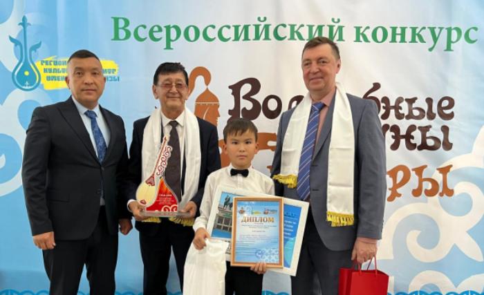 Юный астраханец выиграл Гран-при Всероссийского конкурса игры на домбре