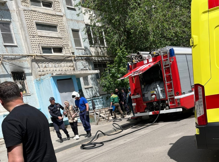 В астраханской девятиэтажке на Адмирала Нахимова сгорела квартира: погиб мужчина