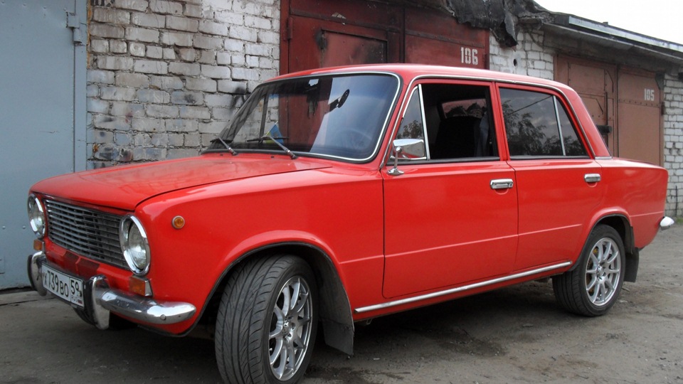 5-летний астраханец задавил на машине 6-летнего брата