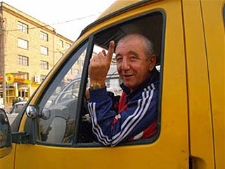 Астраханка выпрыгнула из маршрутки