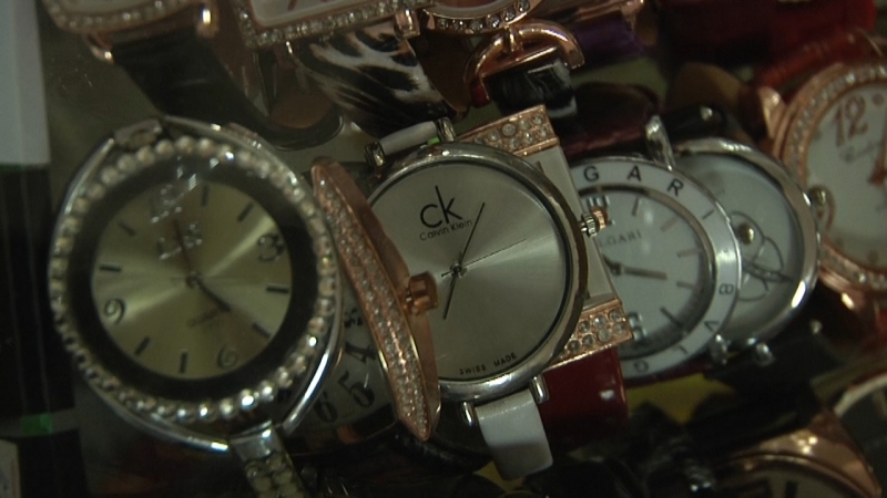 Астраханские полицейские изъяли поддельные часы известных мировых брендов