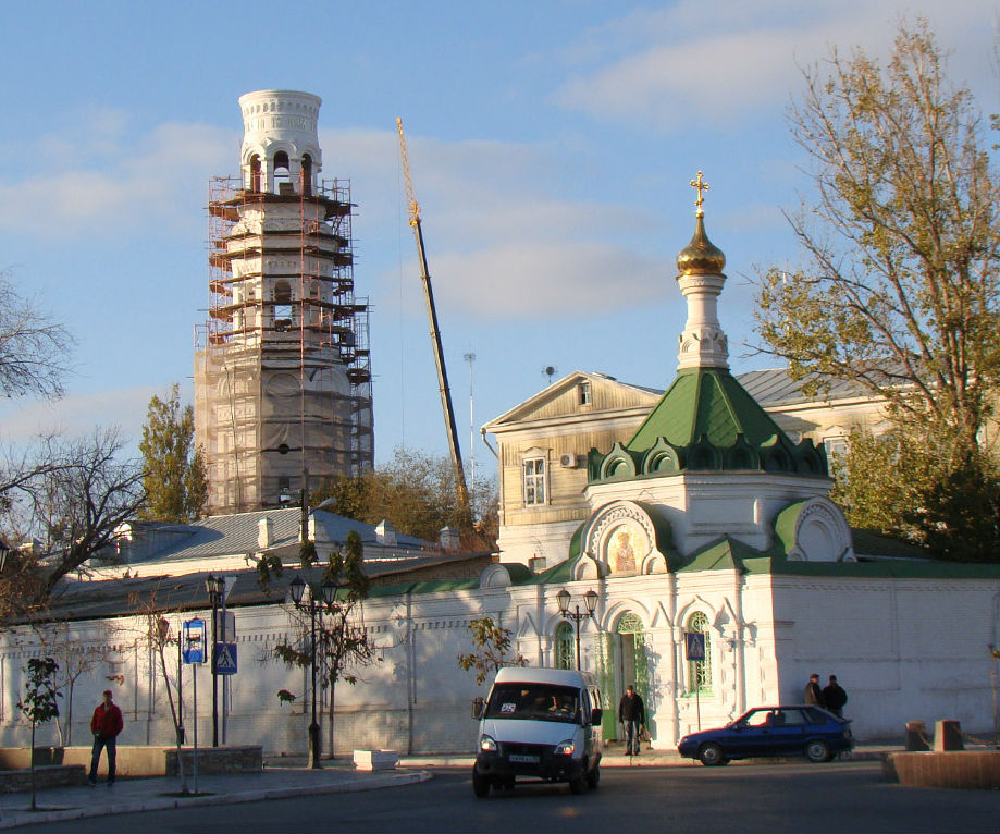 Астраханский губернатор поддержал предложение перевести военкомат из монастыря