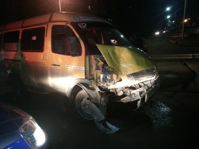 В Астрахани пьяный водитель маршрутки совершил ДТП