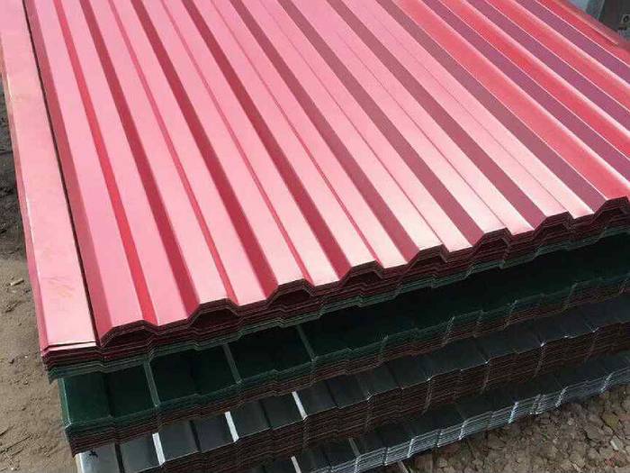 Приставы арестовали стройматериалы астраханца