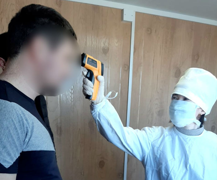 В Астраханской области в междугороднем автобусе выявили 15 пассажиров с повышенной температурой