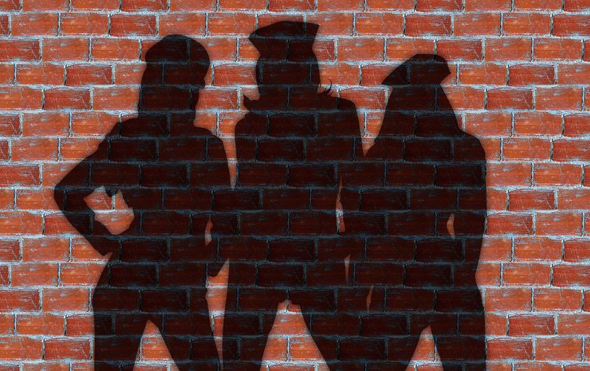 Не понравилось, как посмотрела: три астраханки беспощадно избили женщину