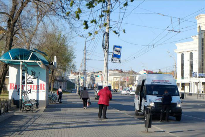 Пассажиров астраханских маршруток проверяют на наличие спецпропусков
