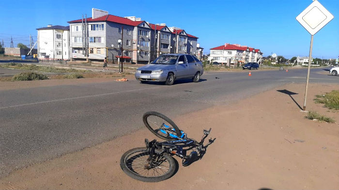 В астраханскую больницу доставили школьницу с многочисленными травмами после ДТП