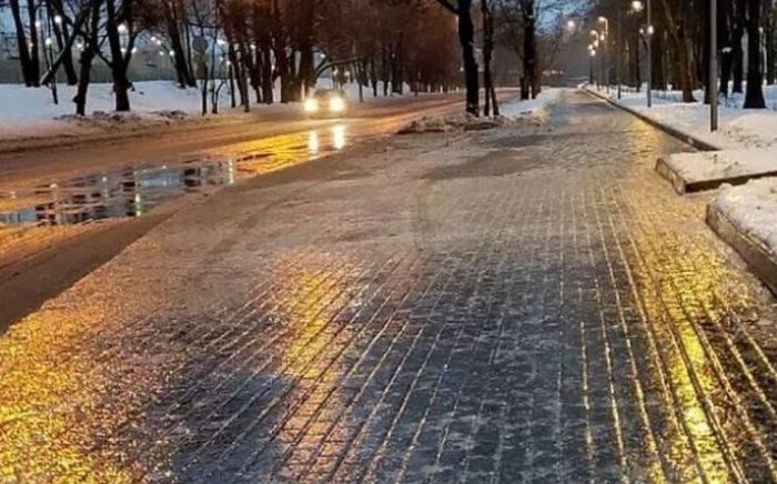 Завтра в Астраханской области сверху «обрадуют» снегом с дождем, снизу - гололедом