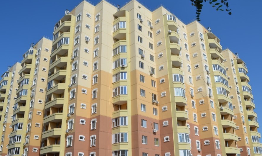 Минстрой РФ прокомментировал ситуацию со штрафами за остекление балконов с 2022 года