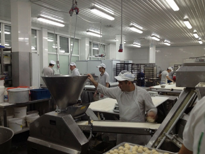 На астраханской хлебопекарне подростку отрубило пальцы