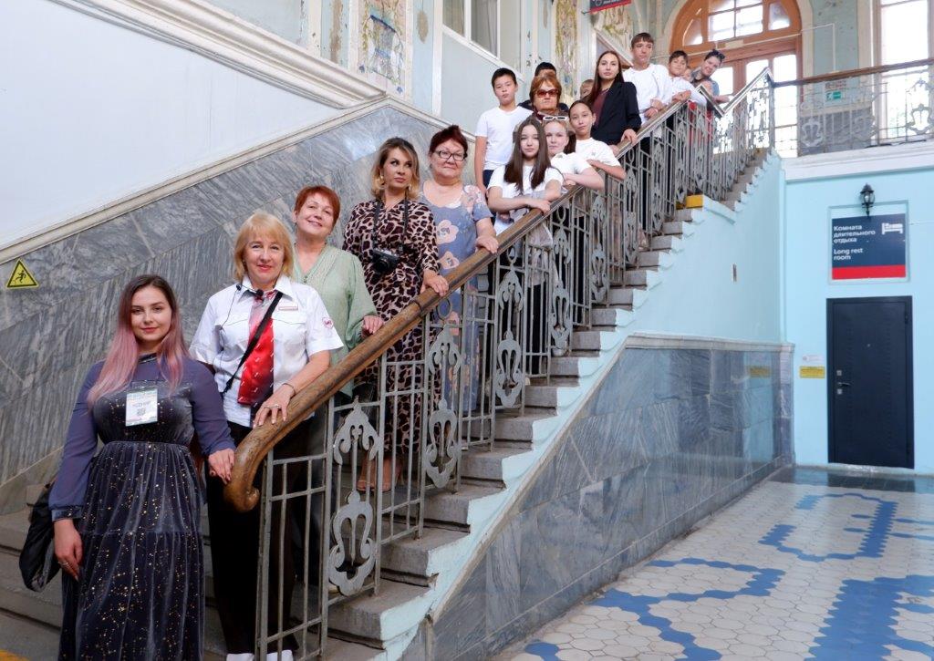 Экскурсию в рамках проекта «Книжный вагон» провели на железнодорожном вокзале Астрахани 