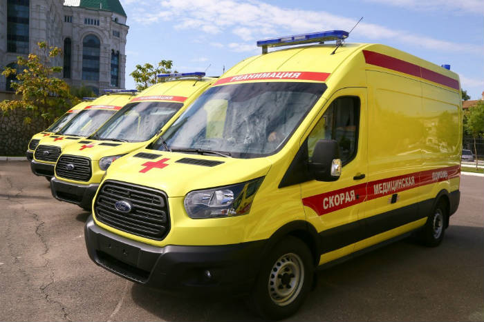 В Астрахань поступили новые машины скорой помощи для перевозки больных с COVID-19