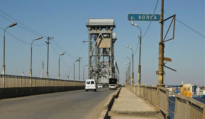 В Астрахани на Старом мосту ограничат движение