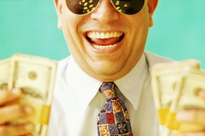 Доходы глав астраханских муниципалитетов: один отчитался, девятеро молчат, двое путают следы…