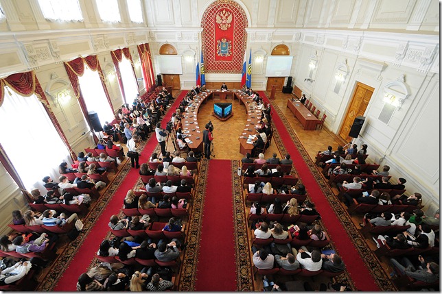 Астраханские студенты выбирают национально-культурные темы для курсовых и дипломных работ