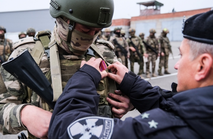 В Астрахани наградили отличившихся участников СВО из спецподразделений Росгвардии