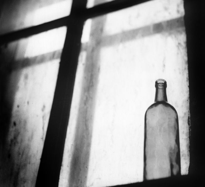 В Астрахани пьяная санитарка погибла, выпав из окна больницы