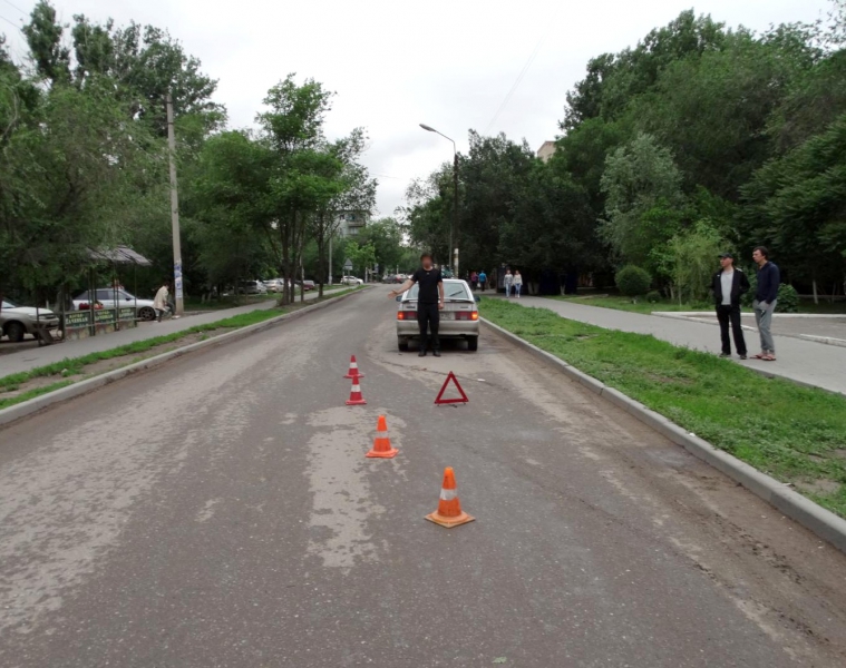 В Астрахани водитель сбил пенсионерку, двигаясь задним ходом