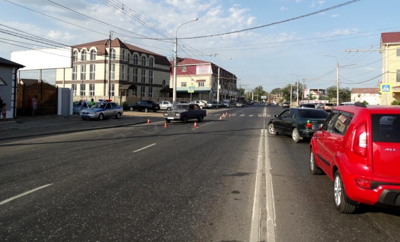 В Астрахани двое детей попали под машину на "зебре"