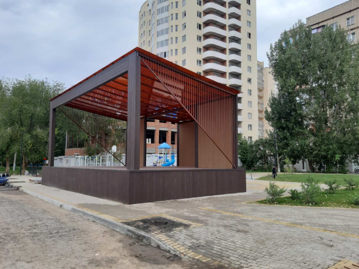 Благоустройство сквера в Астрахани на улице Чехова вышло на финишную прямую