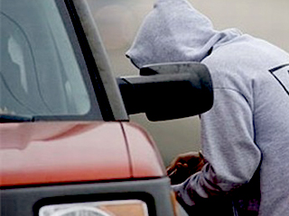 Двое подростков угоняли «шестерки», а потом сжигали их